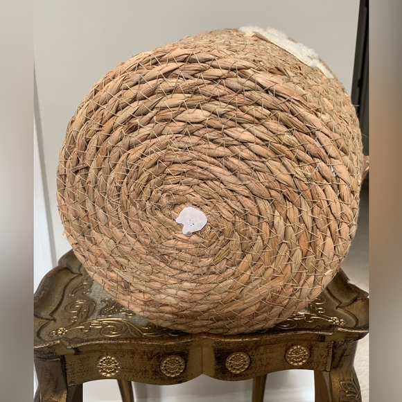 Woven Basket with Paw Print Design EUC - Picture 5 of 7